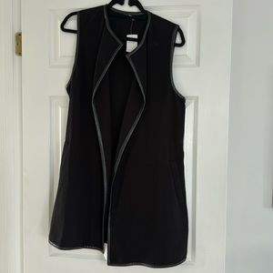 Long solid black vest, size L, J.McGlaughlin “Sullivan vest”, NWT, Leather trim
